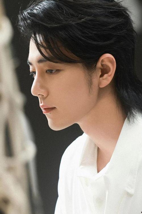 肖战最新爆料曝光照片,独家曝光照片，揭秘幕后故事  第1张